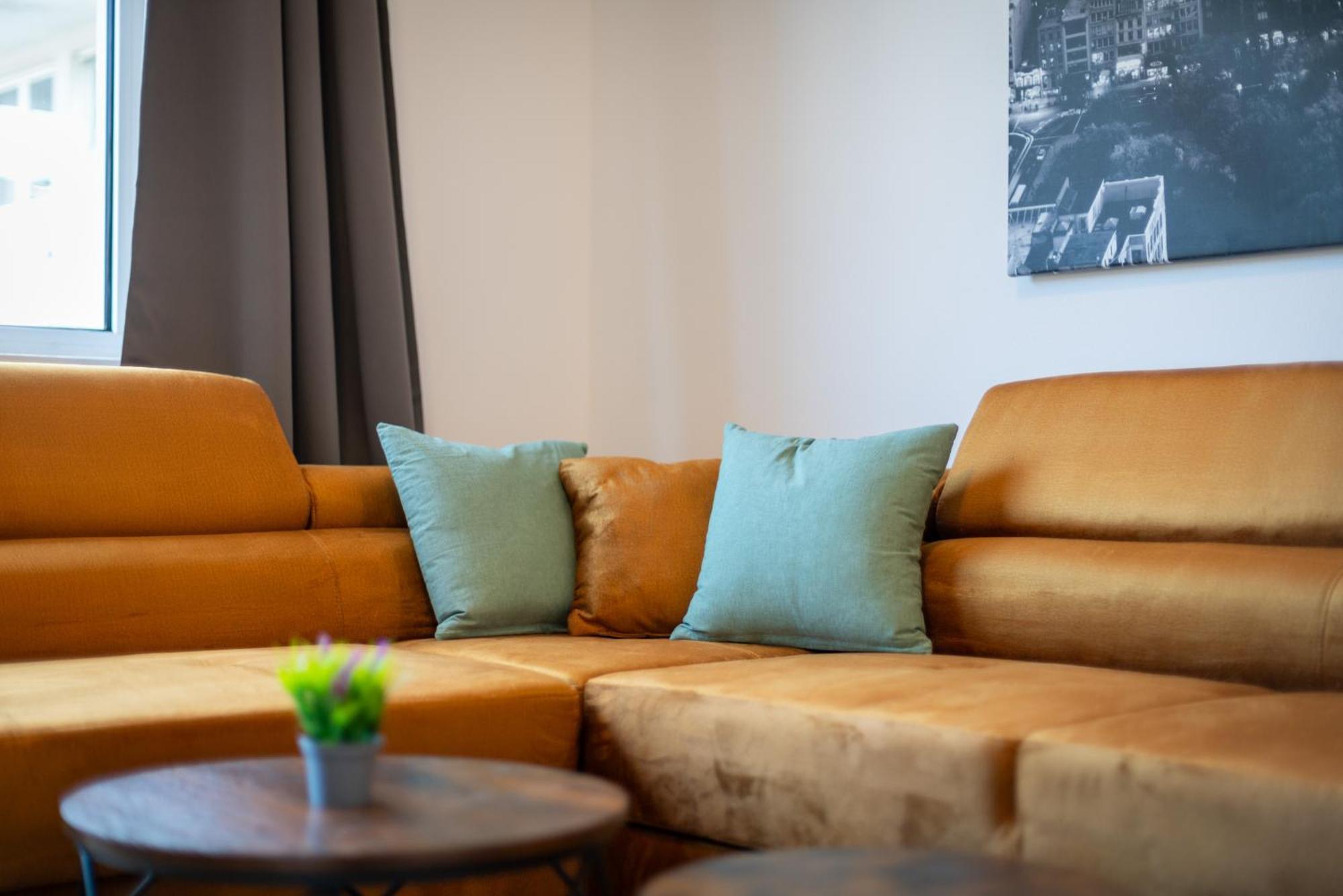 Homely-Apartment Manhattanart, Zentral, Parkplatz, Billard,Ps4, Dart, Balkon 比勒费尔德 外观 照片