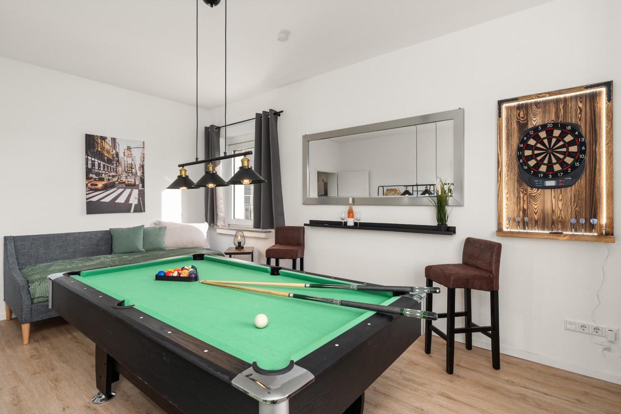 Homely-Apartment Manhattanart, Zentral, Parkplatz, Billard,Ps4, Dart, Balkon 比勒费尔德 外观 照片