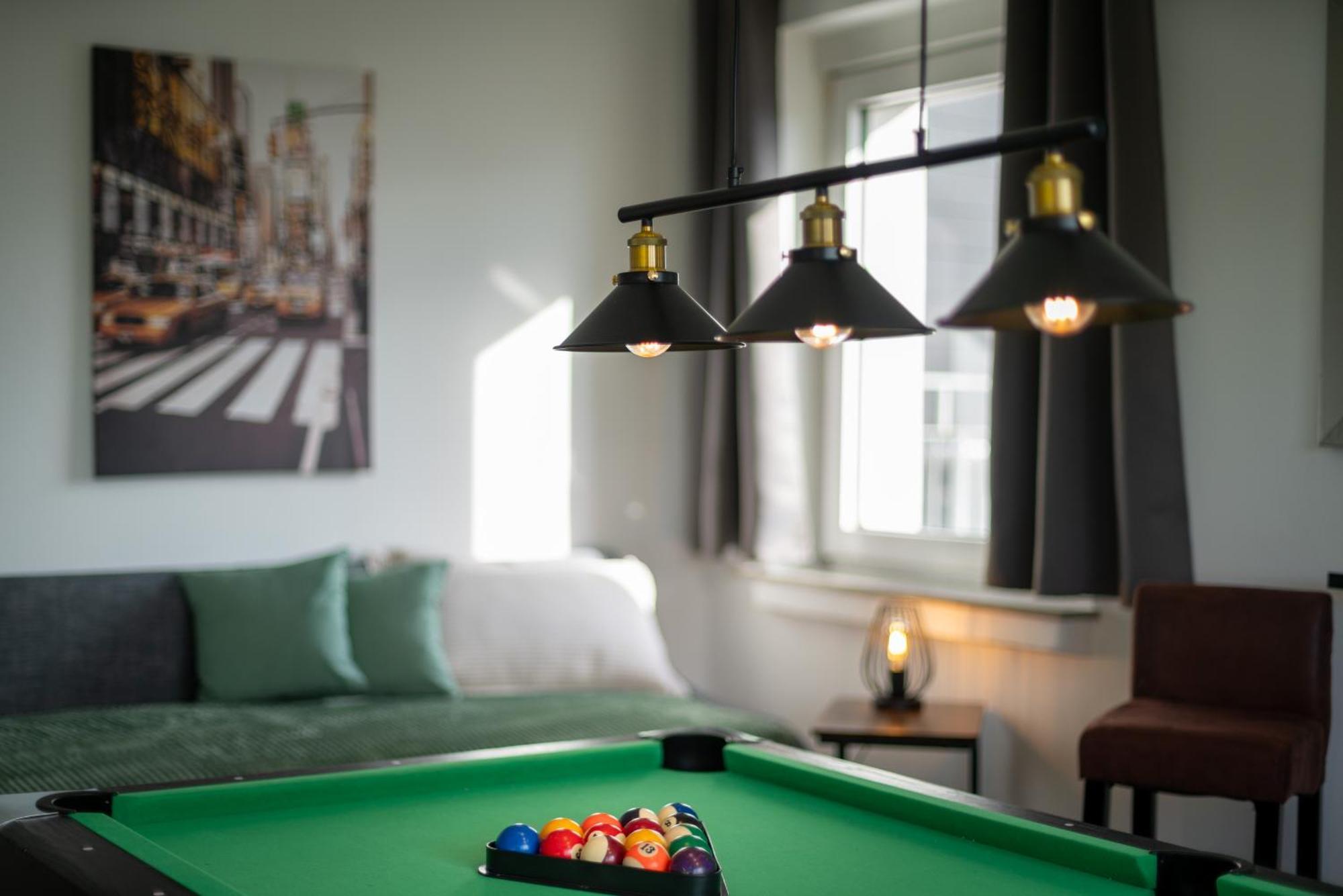 Homely-Apartment Manhattanart, Zentral, Parkplatz, Billard,Ps4, Dart, Balkon 比勒费尔德 外观 照片